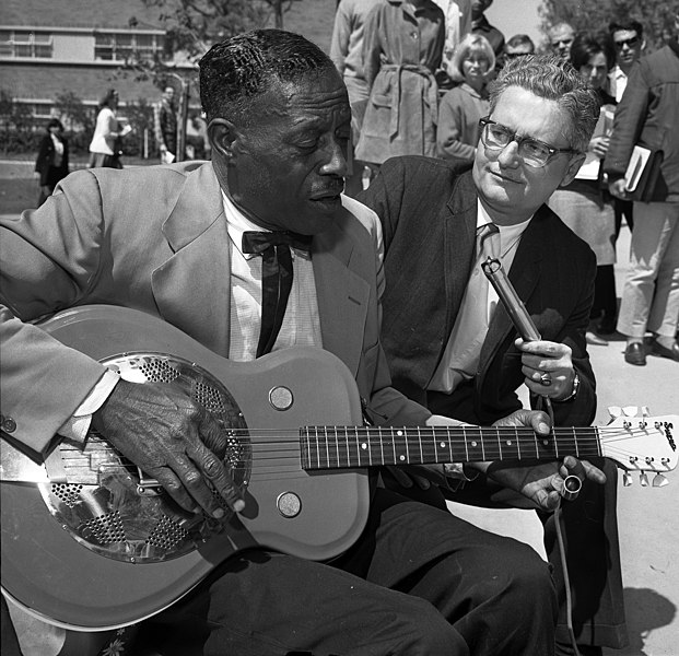 Son_House_playing_as_D._K._Wilgus_records